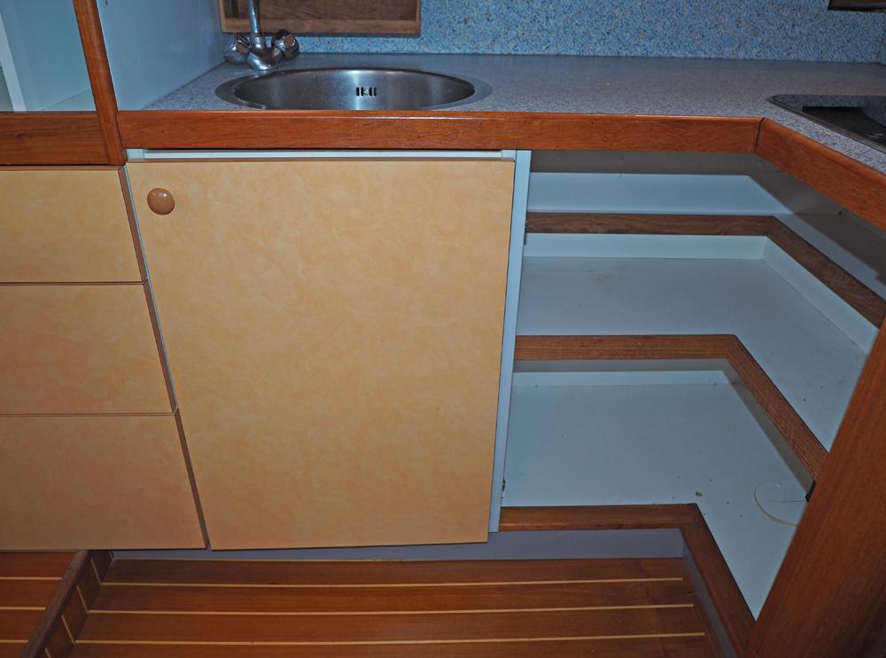 Aft cabin, Accommodation